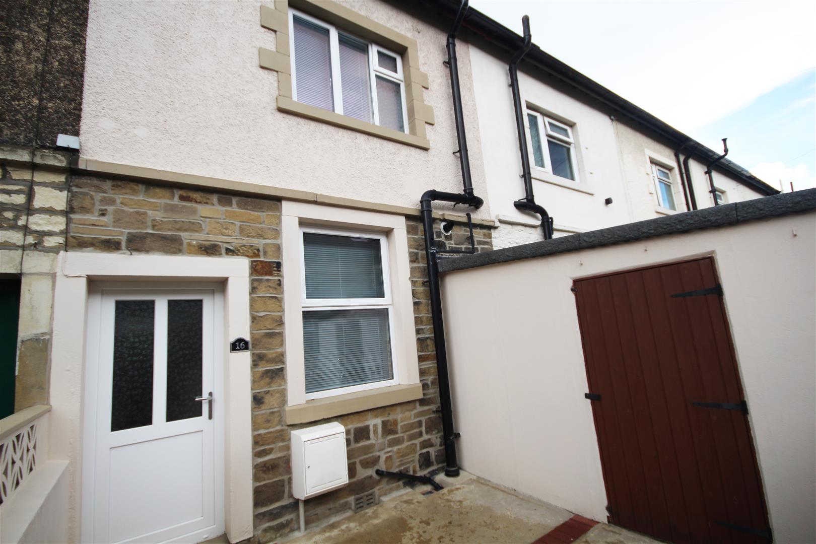 2 bedroom terraced house SSTC in Barnoldswick - 2015-05-19 15.02.33.jpg